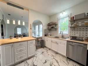 222 N Madison St (10)