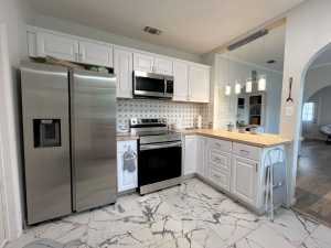 222 N Madison St (13)