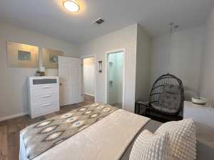 222 N Madison St (16)