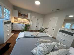 222 N Madison St (18)