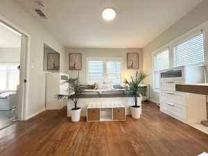 222 N Madison St (19)