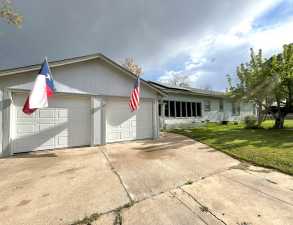 222 N Madison St (23)