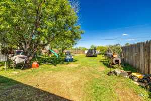 2918 N Oakes St (23)