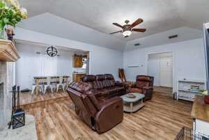 2918 N Oakes St (7)