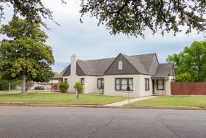 1905 Live Oak St (5)