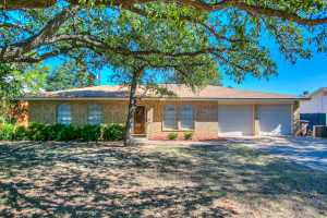 3606 Honeysuckle Lane