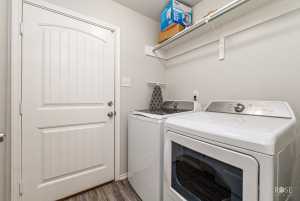 218 E 22nd St (17)
