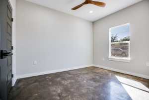 301 Washington Dr (17)