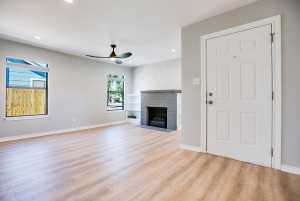 319 N Howard St (9)