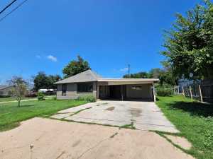1011 Crockett St
