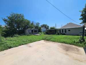 1011 Crockett St (14)
