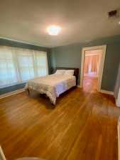 925 E 40th St (10)