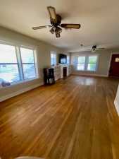 925 E 40th St (7)