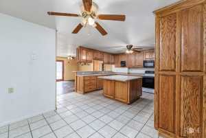 1101 S Crockett St (12)