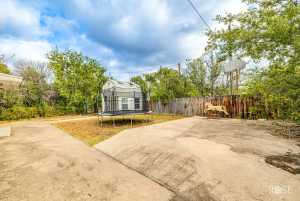 1101 S Crockett St (7)