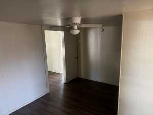 2811 N Irving St (10)