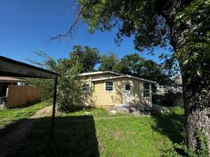 2811 N Irving St (12)
