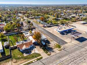 1801 Pulliam St (14)