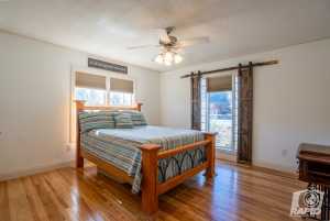 322 S Madison St (39)