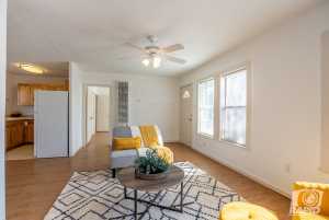 322 S Madison St (51)