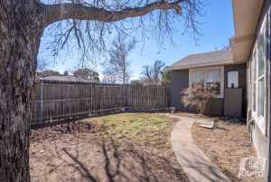 322 S Madison St (64)