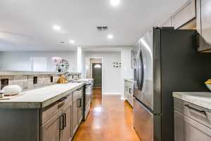 718 E 45th St (15)