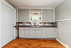 715 N Jackson St (12)