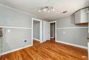 715 N Jackson St (13)