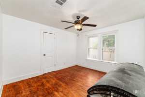 715 N Jackson St (19)