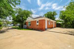 715 N Jackson St (24)