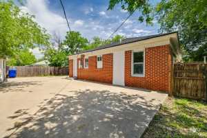 715 N Jackson St (25)