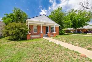 715 N Jackson St (3)