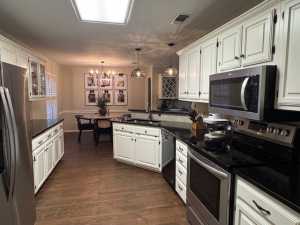 2048 Augusta Dr (10)