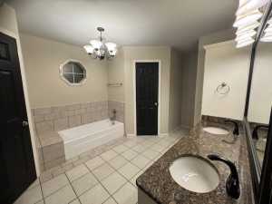 2048 Augusta Dr (15)