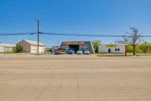 504 N Crockett Ave