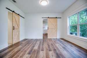 15 N Jackson St (9)