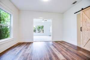15 N Jackson St (11)