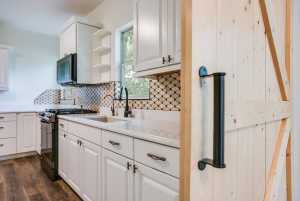 15 N Jackson St (12)