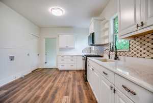 15 N Jackson St (13)