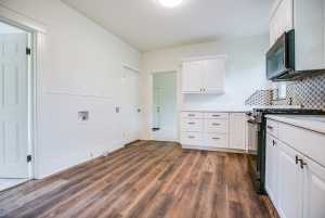 15 N Jackson St (17)