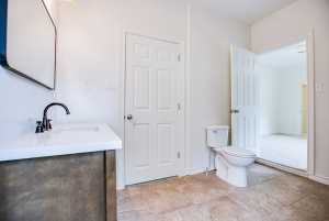 15 N Jackson St (25)