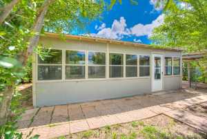 15 N Jackson St (38)