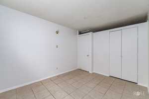 323 E 6th St (18)