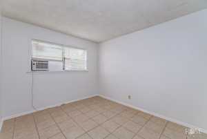 323 E 6th St (20)
