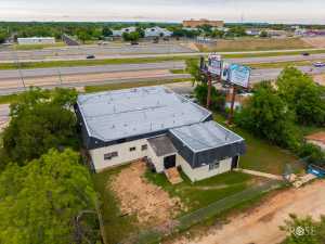 323 E 6th St (26)
