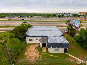 323 E 6th St (22)