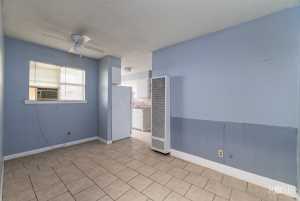 323 E 6th St (3)