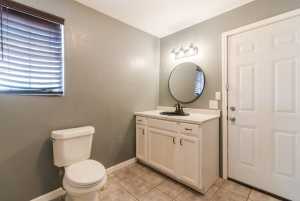 718 W 15th St (11)