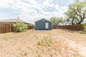 718 W 15th St (17)