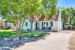 2209 Waco St